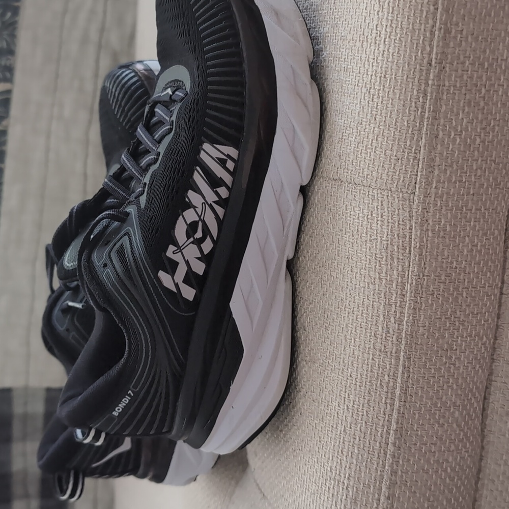 Hoka Bondi 7 black size 7